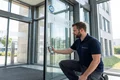 Türen und Tore prüfen: UVV-Pflicht, Fristen und häufigste Mängel