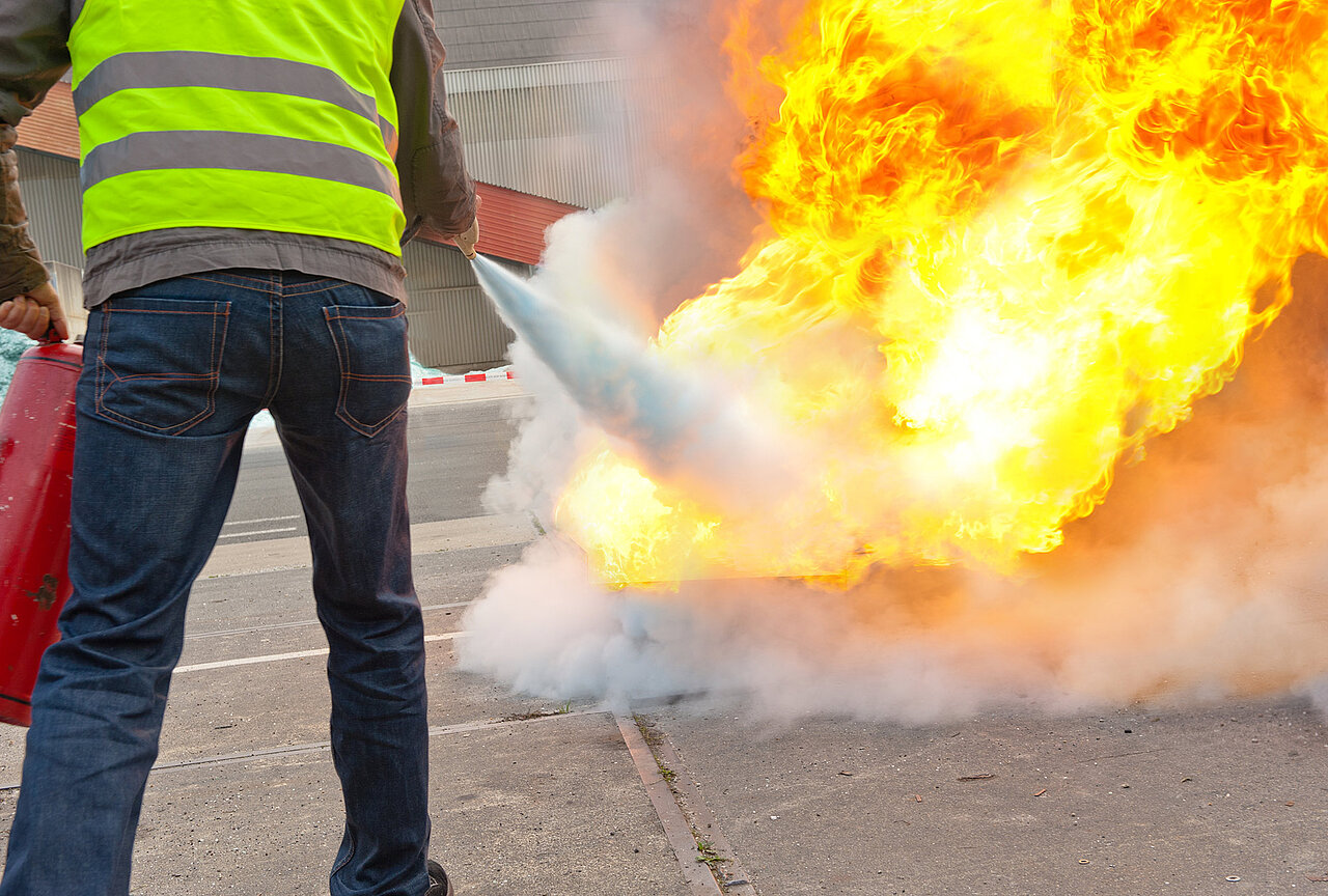 SFC Brandschutz-Fachkraft bei der organisatorischen Beratung