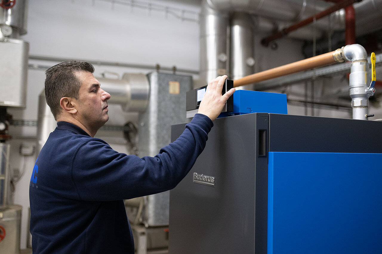 SFC Anlagenmechaniker bei Sanitaerinstallation